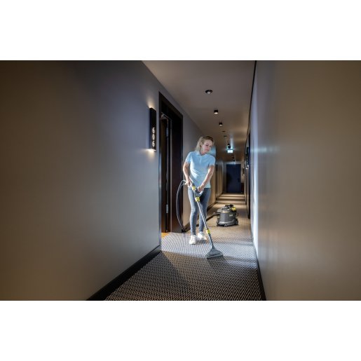 Slika Kärcher uređaj za prskanje i ekstrakciju Puzzi 8/1 Adv čistač tapeciranih površina